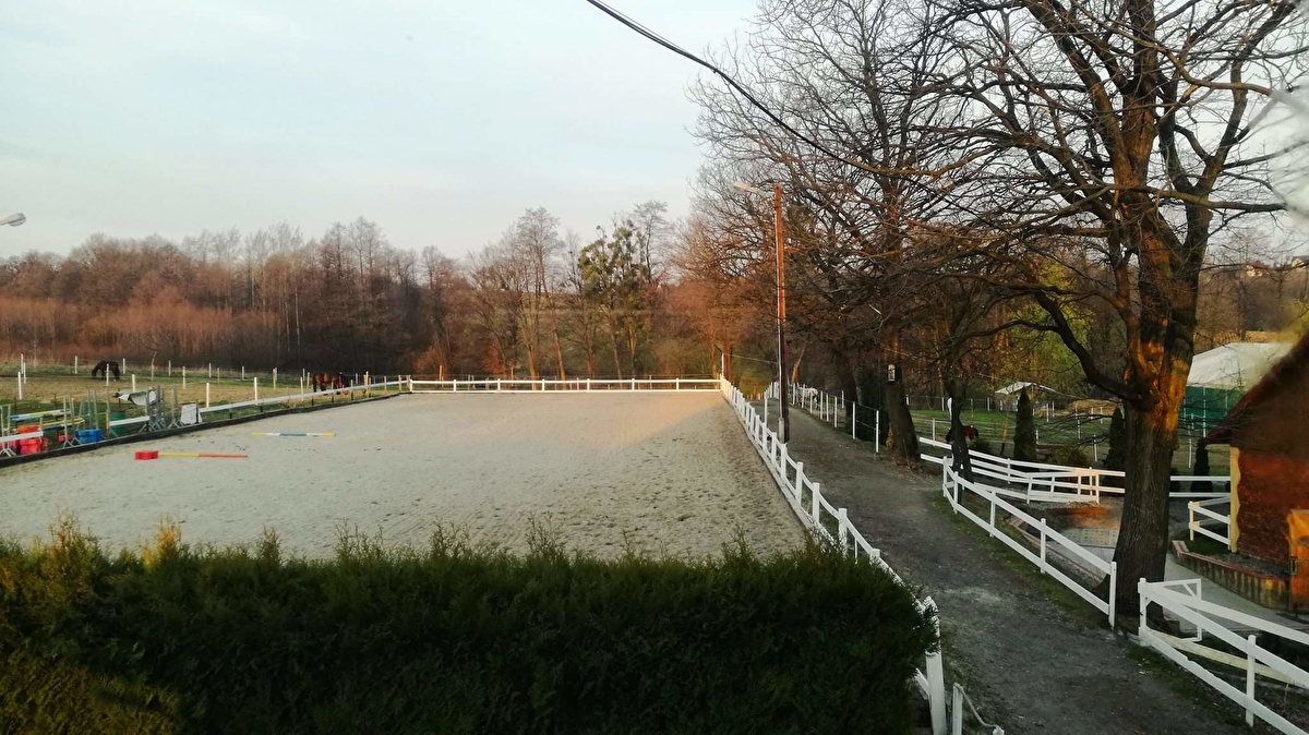 Stajnia Na Górce - zdjęcie 1